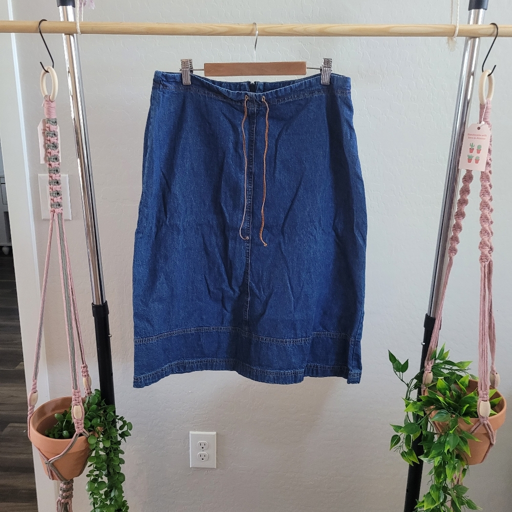 Vintage Studio Indigo Denim Skirt. 100% Cotton. Size 14. Made In US.